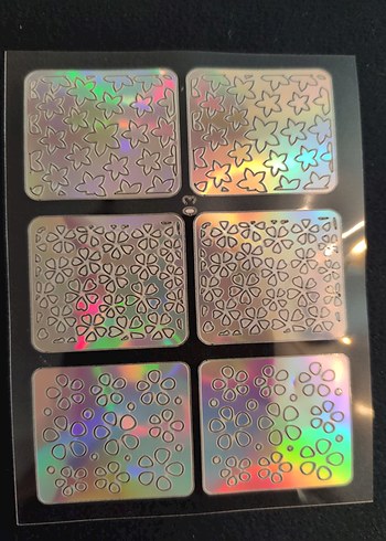 Flormar Renkli Holografik Tırnak Süslemeleri