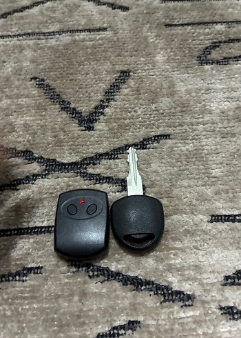 Siyah Erkek Anahtarlık ve Kumanda Seti
