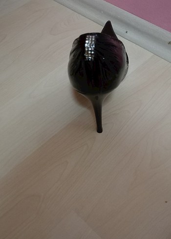 37 Beden Kadın Siyah Deri Stiletto Yılan Desenli