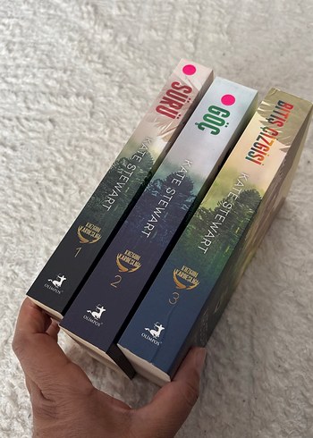 Beden Renk Kate Stewart'ten Kızkardeşlik Serisi 3 Kitap