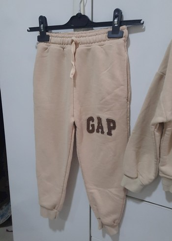 Bej GAP Baskılı Çocuk Eşofman Takımı - Görsel 4