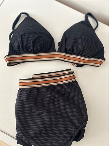 Penti Penti siyah dokulu bikini altı