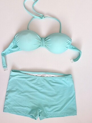açık mavi renkli şortlu bikini