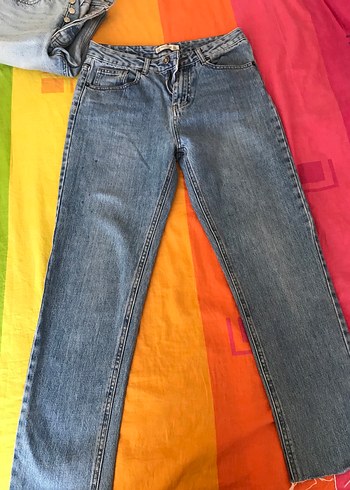 Mom jean pull and bear en son görselde kusuru bar