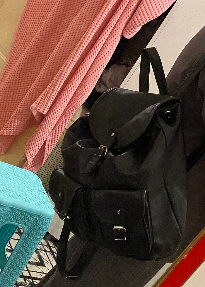 Siyah sırt çantası - Görsel 3