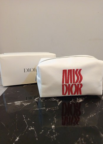 Dior Beyaz Baskılı Kadın Makyaj Çantası - Görsel 3