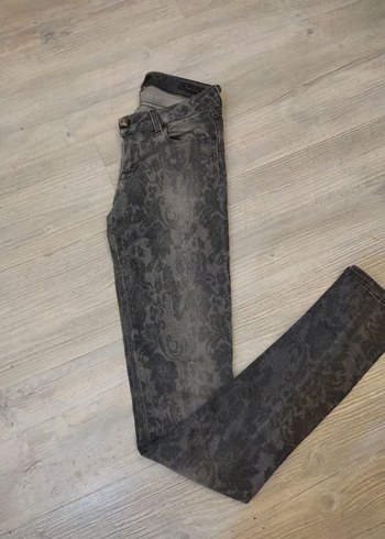 Guess Grı Yılan Desenli Kemerli Kadın Kot Pantolon - Görsel 3