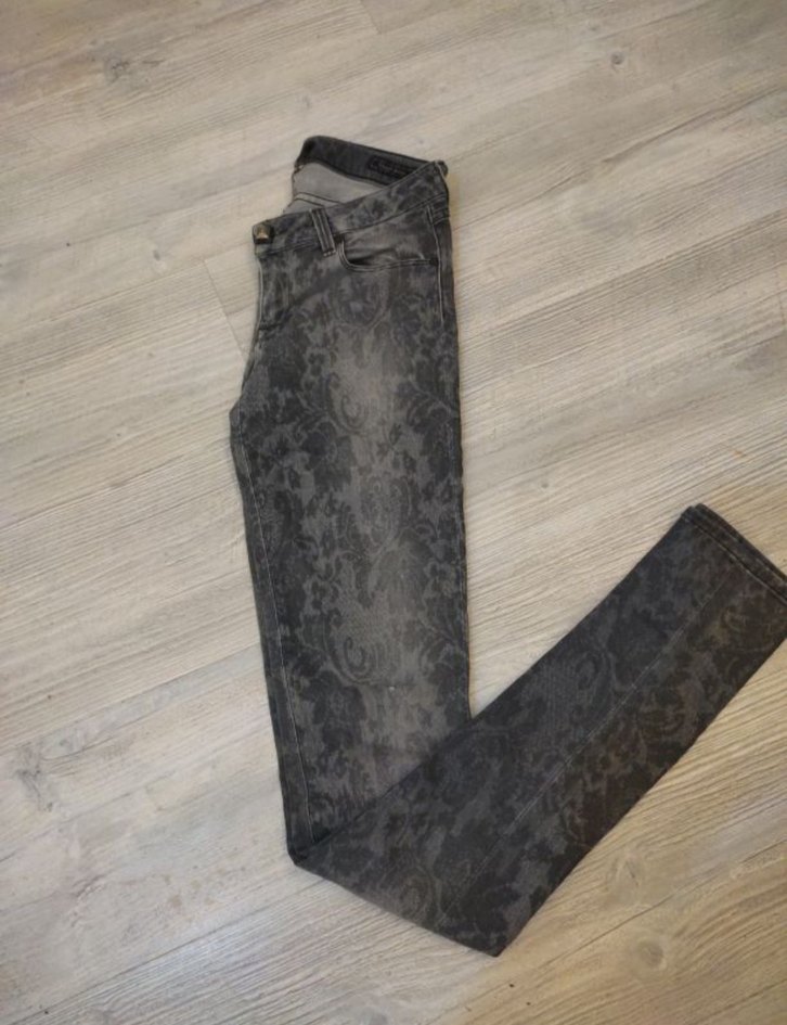 Guess Grı Yılan Desenli Kemerli Kadın Kot Pantolon - Görsel 3