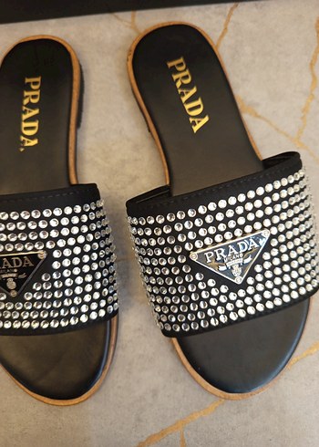 Prada Siyah Parlak Taşlı Kadın Terlik Sıfır - Görsel 4