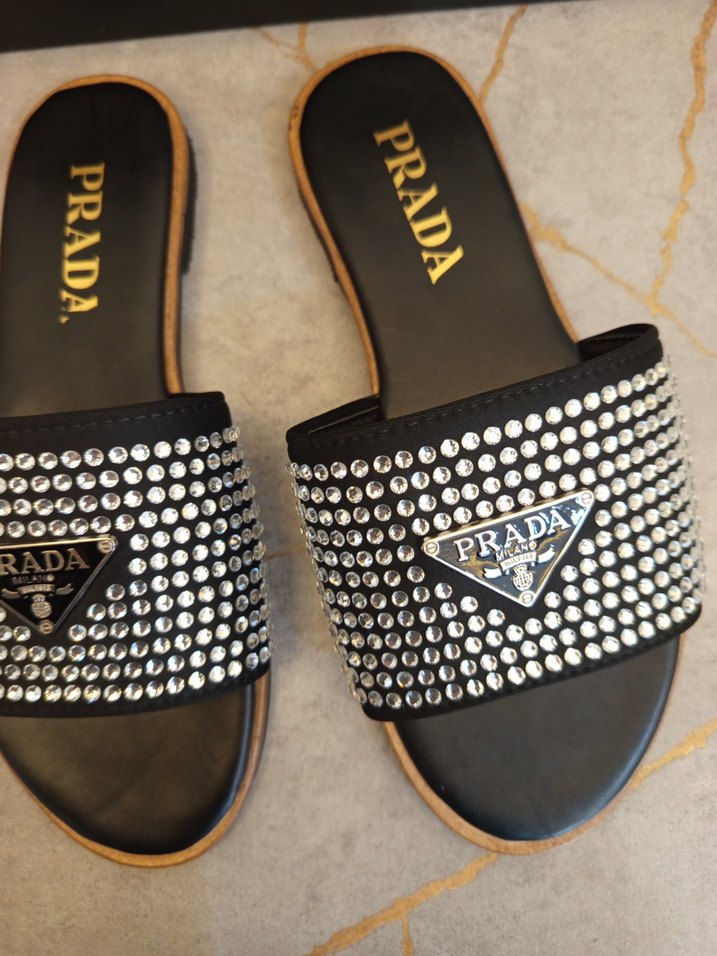 Prada Siyah Parlak Taşlı Kadın Terlik Sıfır - Görsel 4