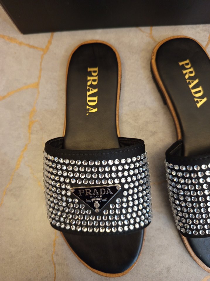 Prada Siyah Parlak Taşlı Kadın Terlik Sıfır - Görsel 2