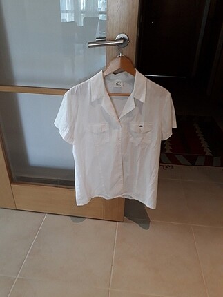 Beyaz lacoste
