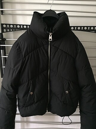Bershka siyah şişme mont