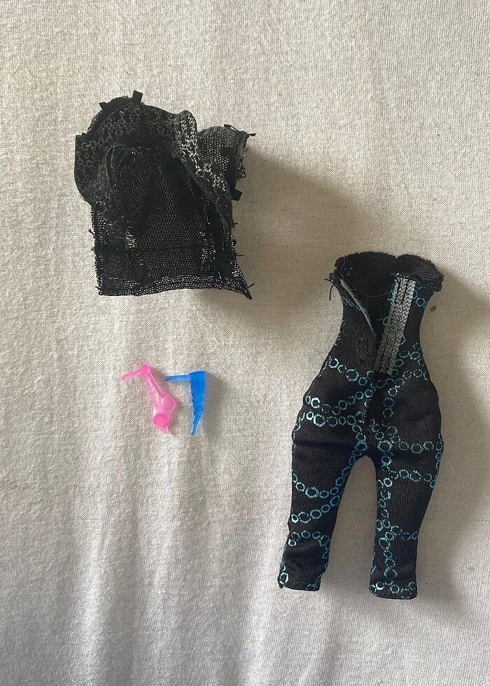 Monster High Kıyafet Parça Küpe - Görsel 2