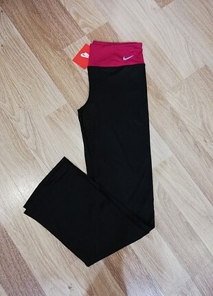 Nike boru paça yürüyüş pantolonu