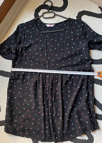 V Yaka Düğmeli Gri Hamile Tişörtü - Görsel 3