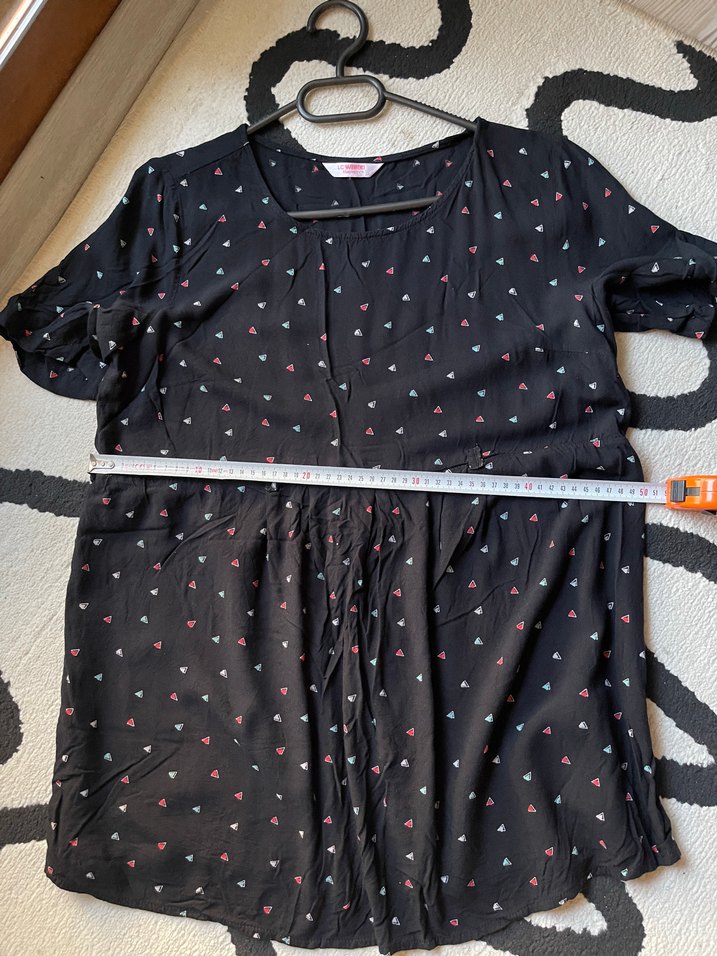 V Yaka Düğmeli Gri Hamile Tişörtü - Görsel 3