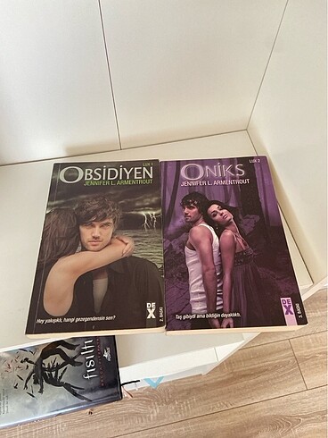  Obsidiyen ve oniks