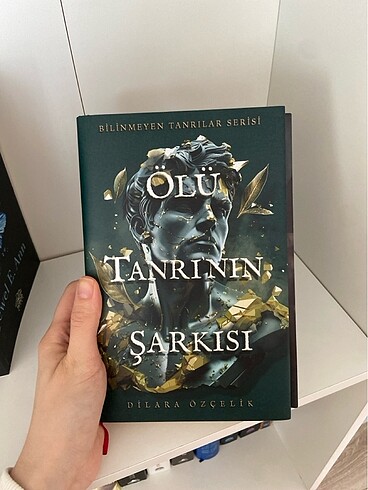 Ölü tanrının şarkısı ciltli