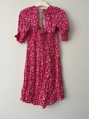 Mango sırt detaylı pembe elbise