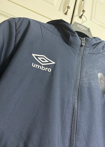 Umbro Erkek Lacivert Kapüşonlu Fermuarlı Mont - Görsel 2