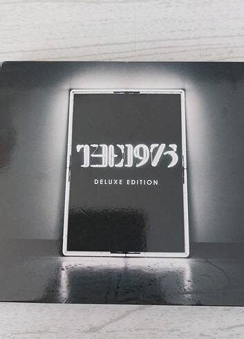 The 1975 Deluxe Edition Albüm