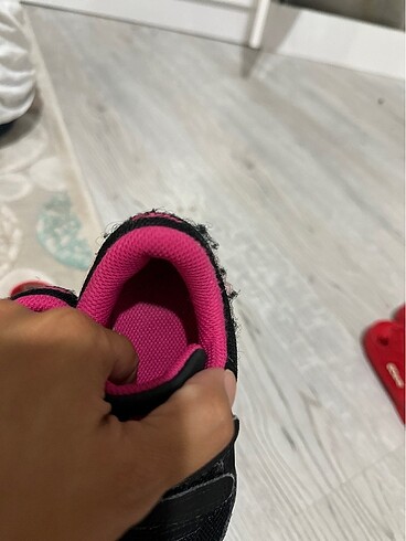 26 Beden siyah Renk Spor ayakkabı