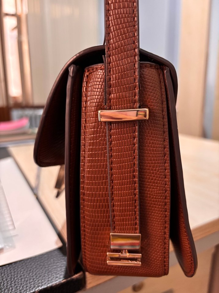 Kahverengi Deri Tokalı Kadın Çanta - Görsel 3