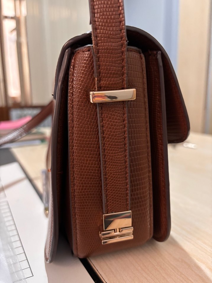 Kahverengi Deri Tokalı Kadın Çanta - Görsel 5