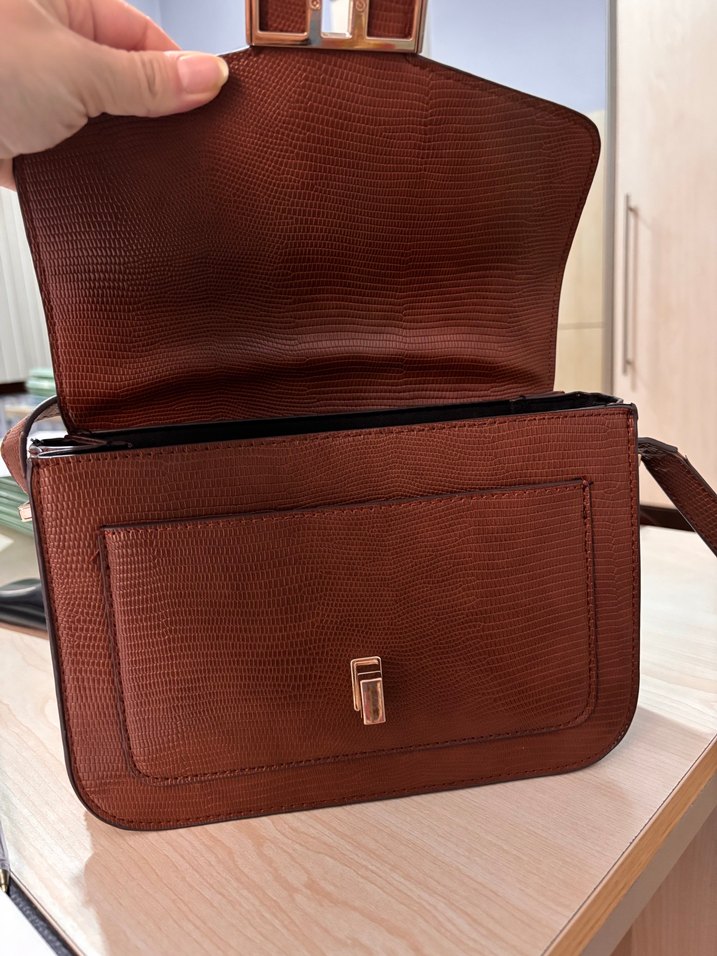 Kahverengi Deri Tokalı Kadın Çanta - Görsel 2