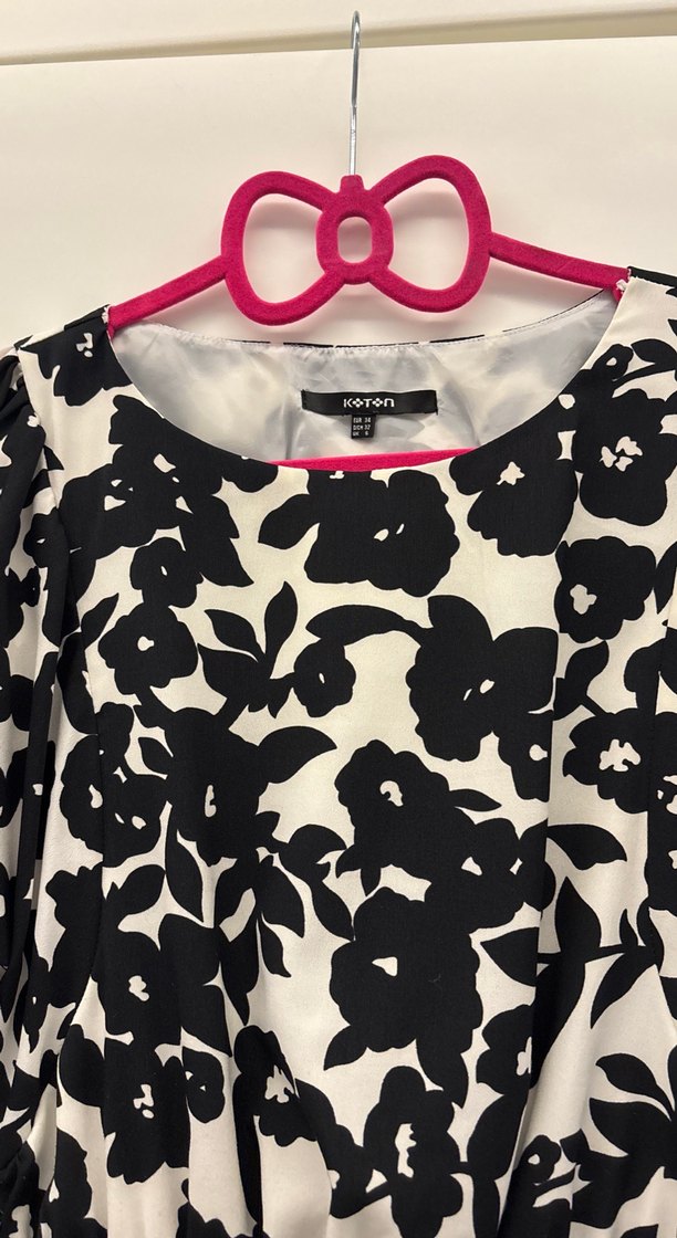 Siyah Beyaz Çiçek Desenli Kadın elbisesi - Görsel 2