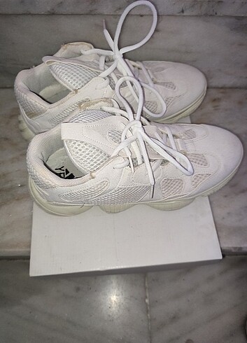 39 Beden Yeezy Beyaz Ayakkabı