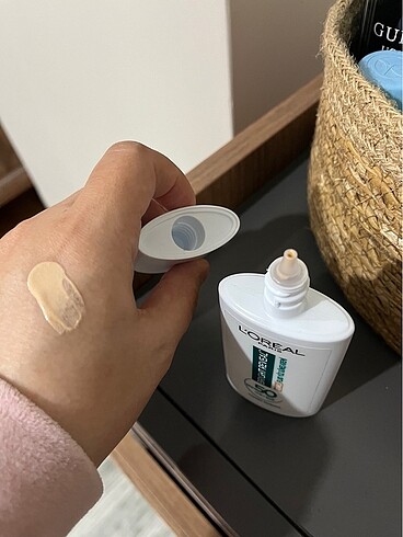 Beden Loreal paris yüz güneş kremi bright reveal light