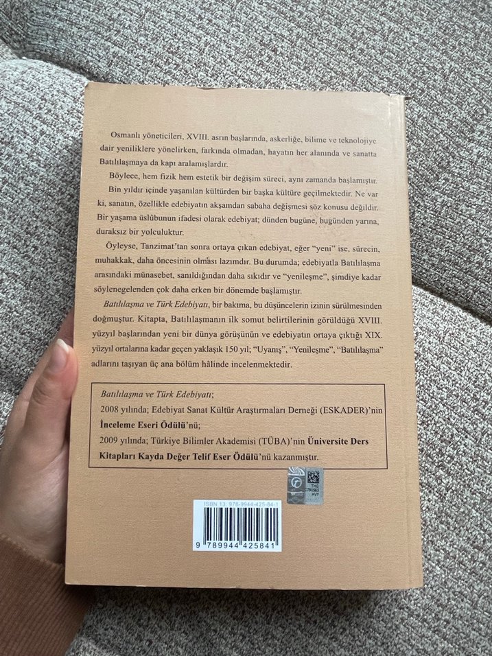 Ali Budak - Batılılaşma ve Türk Edebiyatı - Görsel 2
