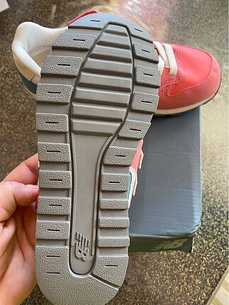 32 Beden ORJİNAL ! New balance 996 kız çocuk ORJİNAL