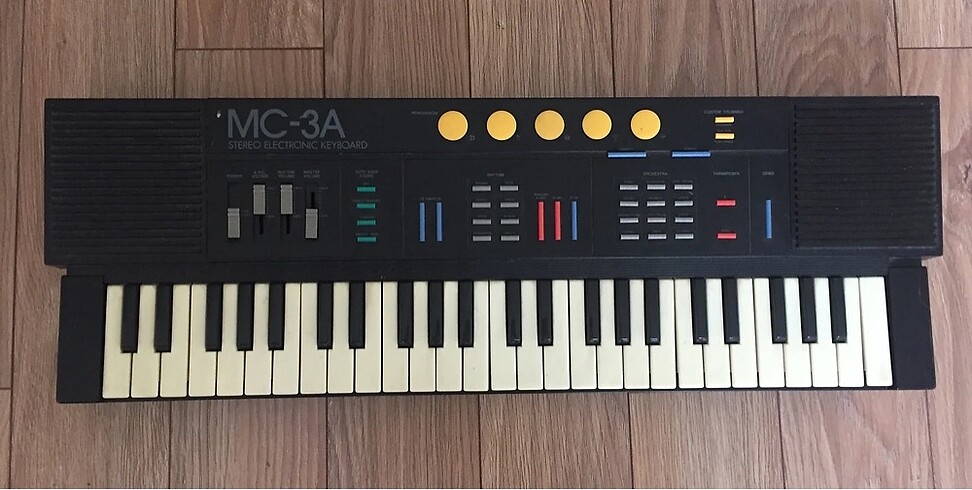 Org medeli klavye vintage mc3a