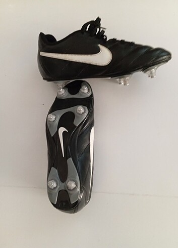38 Beden Orijinal demir vidalı nike krampon
