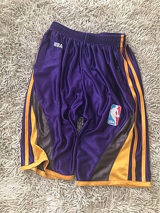 NBA mor şort