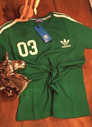 Adidas T-shirt