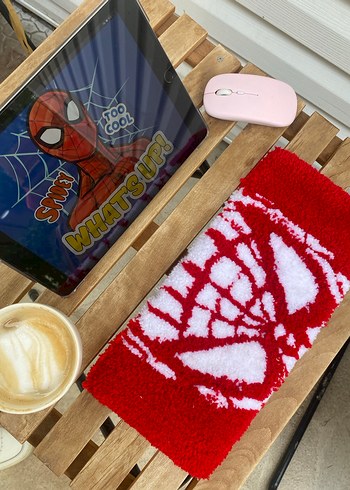 Diğer Spider man temalı klavye halısı