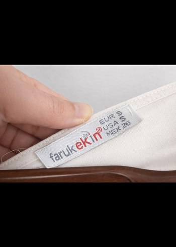 Ekru  V Yaka Kolsuz Kadın Bluz - Görsel 4