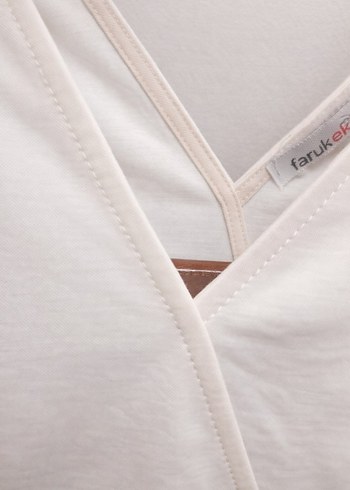 Ekru  V Yaka Kolsuz Kadın Bluz - Görsel 2