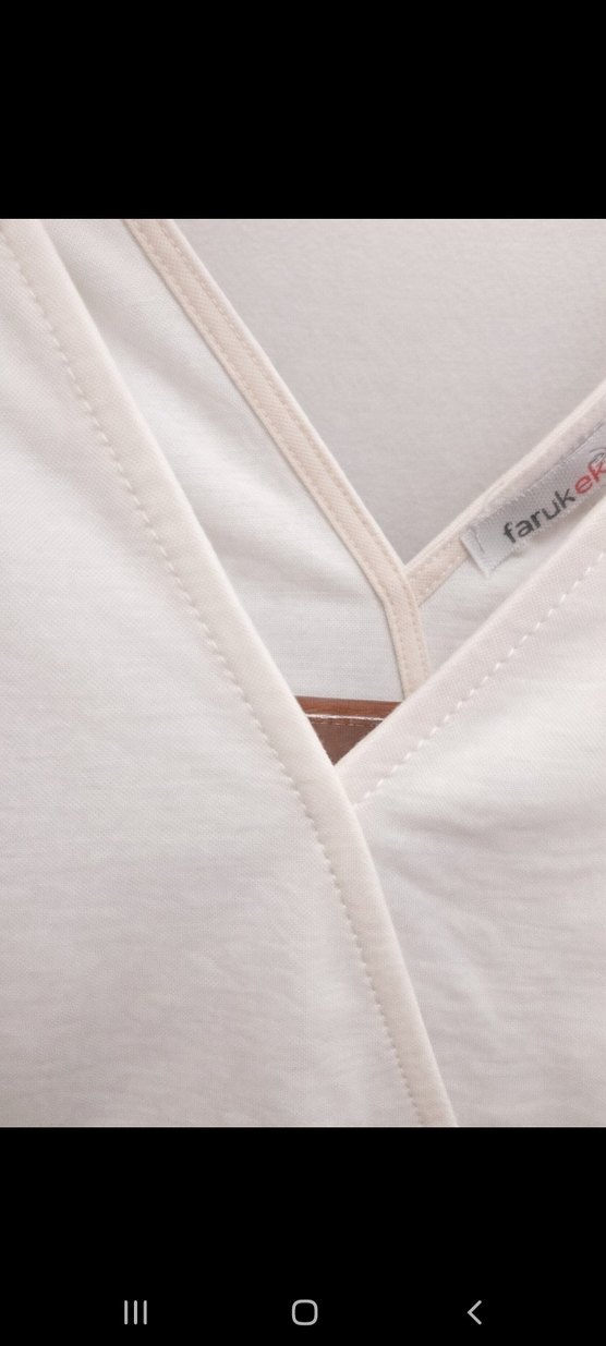 Ekru  V Yaka Kolsuz Kadın Bluz - Görsel 2