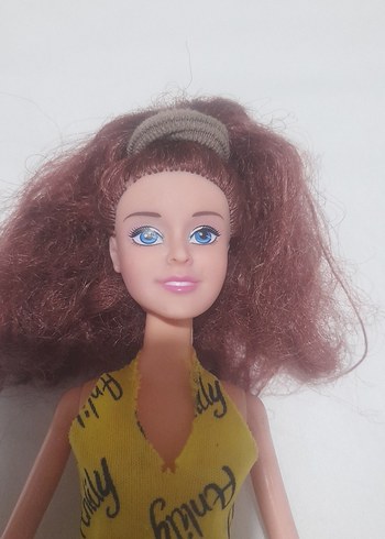 Sarı Renkli Elbiseli Bebek - Görsel 2