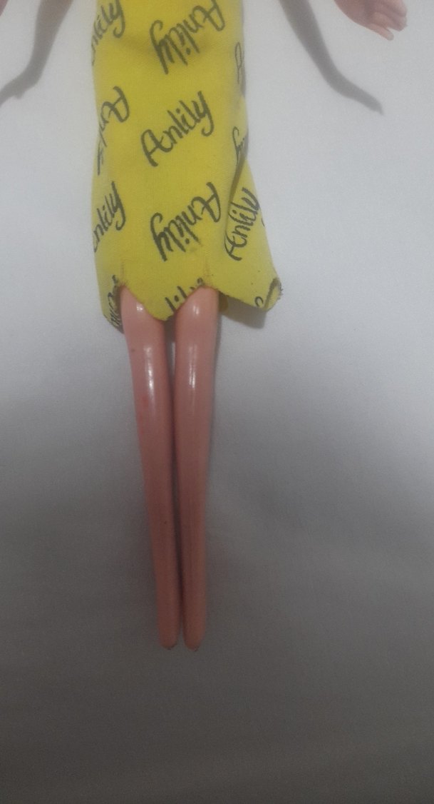 Sarı Renkli Elbiseli Bebek - Görsel 3