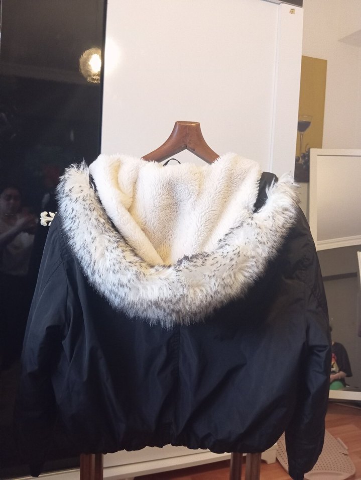 Siyah Kürklü Kadın Kışlık Mont - Görsel 3