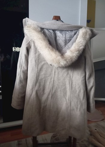 Kapüşonlu Açık Bej Kaban - Görsel 3