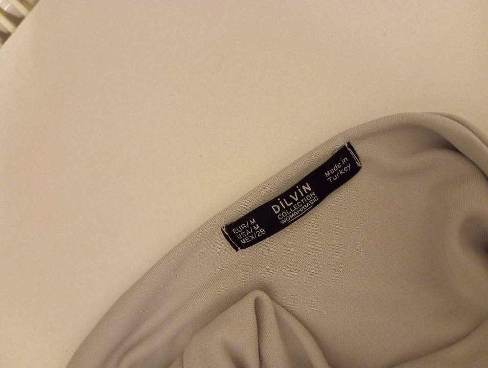 Gri Kolsuz Sırt Dekolteli Drapeli Mini Bluz - Görsel 3