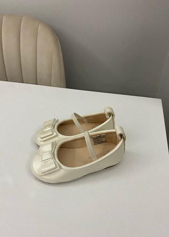 Kız Çocuk Beyaz Fiyonklu Babet Ayakkabı - Görsel 2