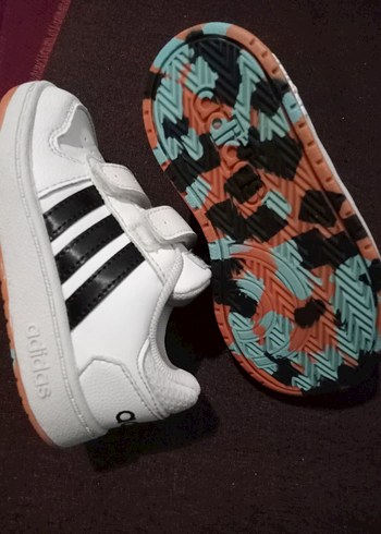 25 Beden Adidas Çocuk Spor Ayakkabısı 25 Numara